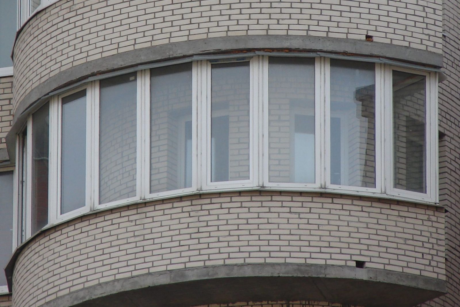 Застеклить балкон в Санкт-Петербурге