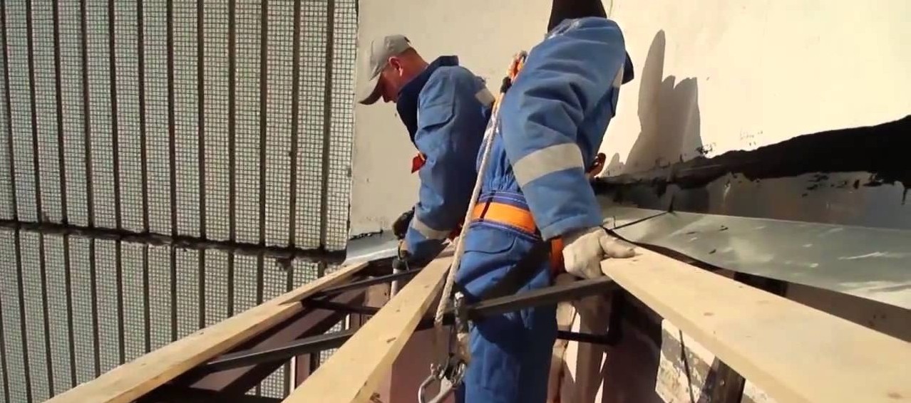Остекление балконов в Санкт-Петербурге: день монтажа